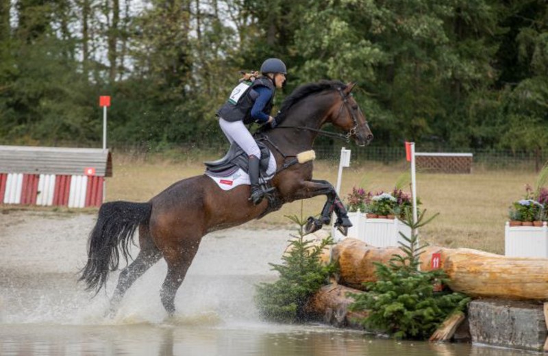 Lara de Liedekerke a dominé le concours complet d'Arville de ce week-end, notamment sur ALPAGA D'ARVILLE (hippofoto)