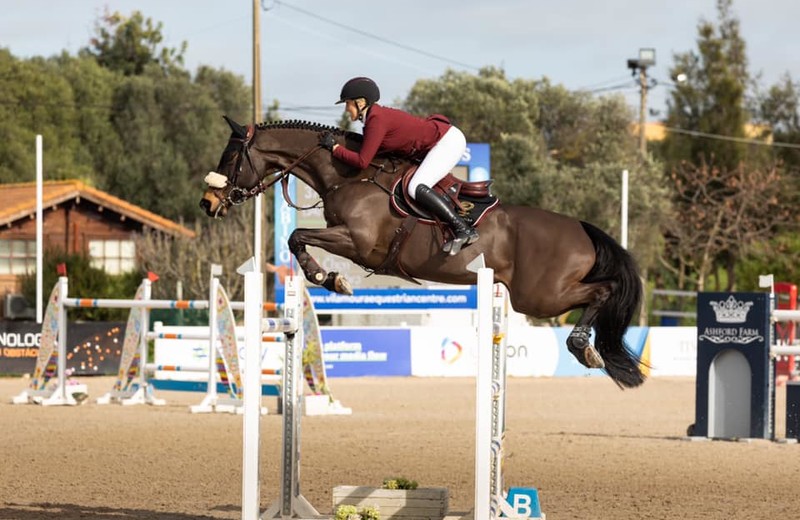 Au CSI3* de Vilamoura, Chloé Aston et FLAVIE VAN DE HELLE E.O. (Carlow van de Helle x Carvallo BB) terminent 7èmes le GP 1.50m