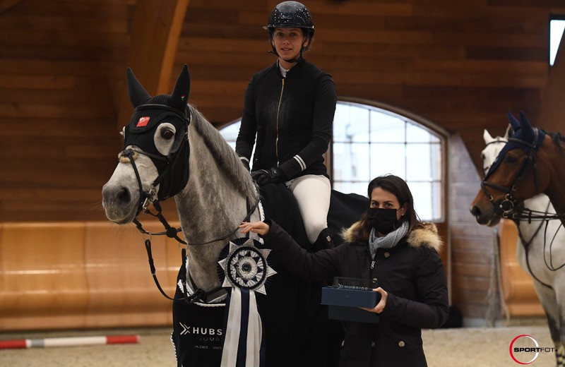 Mégane Moissonnier s’est imposée dans le GP du CSI2* de Valence, aux commandes de la jument Elite Obstacle GALILEE (Clintissimo x Fidji du Fleury) (Sportfot - Hubside Jumping) 