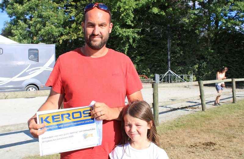 Nick Dejasse (4520 Wanze) gagne 1 saillie d’Untouchable 27 offerte par Keros (photo: C.R. - SBS)