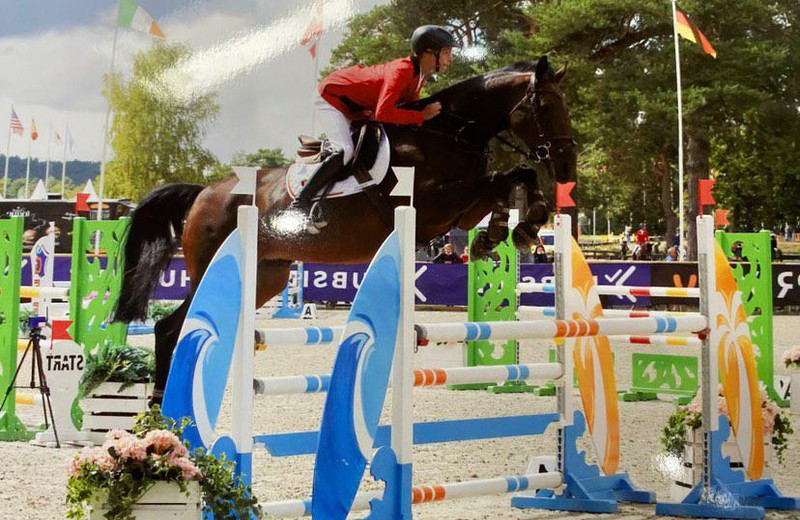 NATHAN VICINI a remporté la Coupe des Nations CSIOCh à Fontainebleau avec ALEXIA DES HAUTS DROITS (Ecuries Vicini)