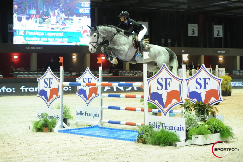 EXCALIBUR DE LA TOUR VIDAL (Ugano Sitte/Ogano Sitte – naisseur : Les Écuries de la Tour Vidal à FR-03200 Vichy) et Pénélope Leprevost (FRA) ( photo (c) Sporfot)