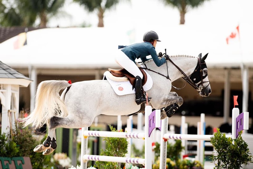 EXPRESS BLUE GP DU BOIS MADAME et Caitlyn Connors, 4ème du GP 1.45m du CSIU25-A de Wellington (USA) ce dimanche 21 mars 2021 (photo : Nicole Schultz)