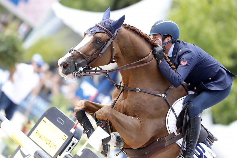 l’étalon approuvé à la monte par le SBS HALIFAX VAN HET KLUIZEBOS (Heartbreaker/Fétiche du Pas) sous la selle de Lorenzo De Luca (ITA) (photo (c) S. Grasso)